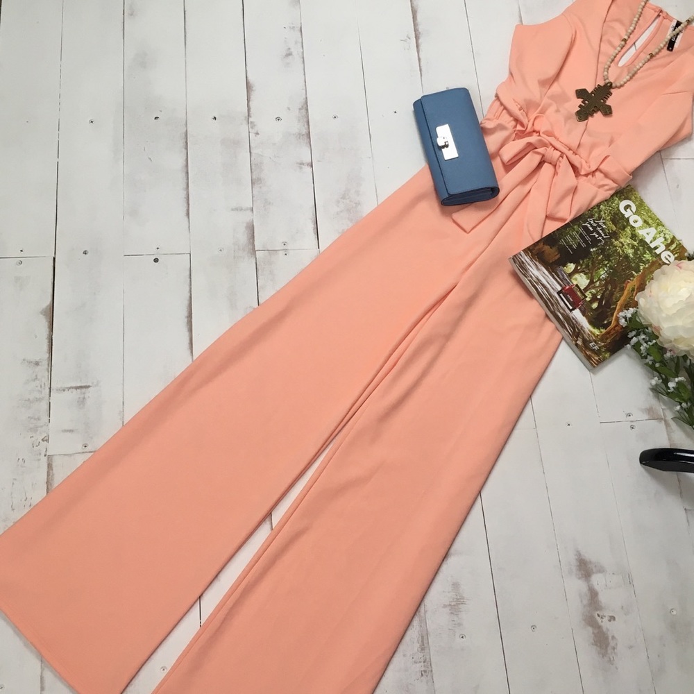 *LAST ONE* 1970s Vintage Designed Peach Jumpsuit - Picture 3 of 8